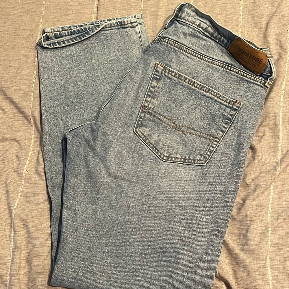 Men’s signature Levi jean authentic straight 36x 32